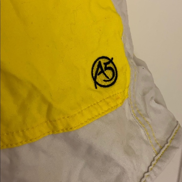 The north face men’s yellow swimming trunks - Picture 2 of 6